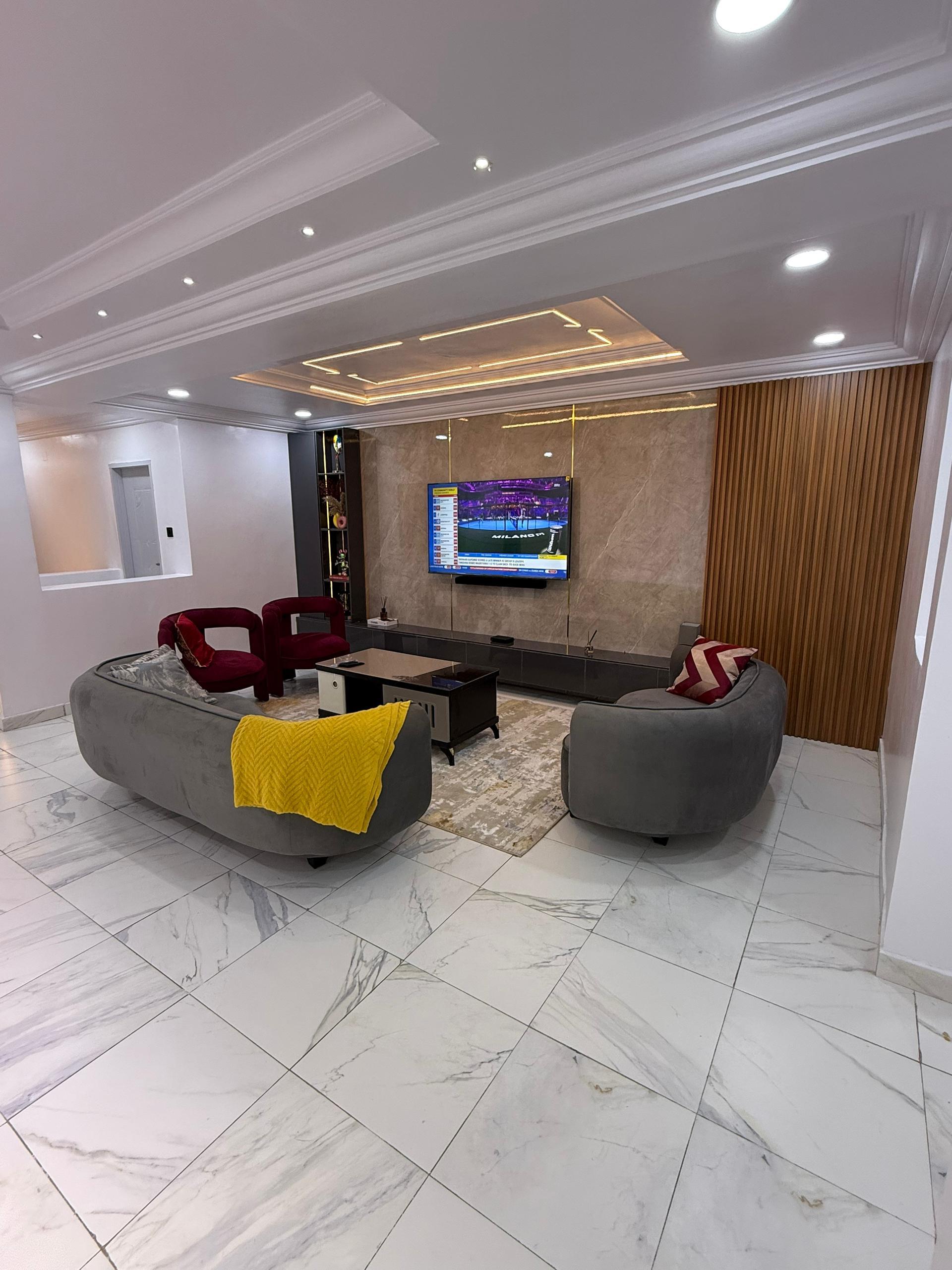 3 Bedroom Comfort Apartment with Swimming Pool @ VI-1