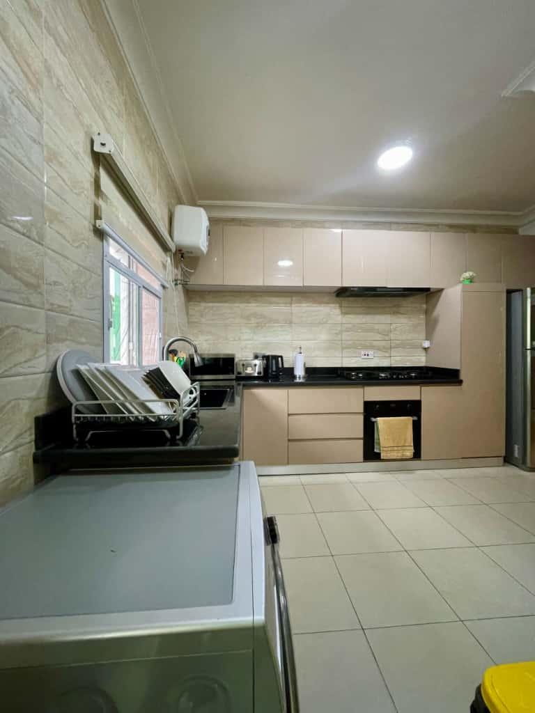 2 / 3 Bedroom Space Apartment with a Snooker Board @ Banana Island-2