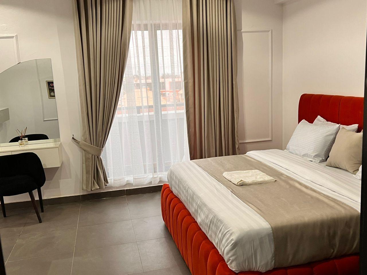 5 Bedroom Lux Apartment with Swimming Pool and PS5 @ ONIRU-2