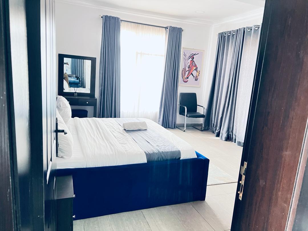 3-Bedroom Royal Penthouse Ocean View Apartment with Pool, Snooker & Scenic Views in Oniru-1