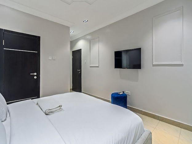 Penthouse 4 Bedroom Vanilla Apartment with GYM @ Ikoyi-2